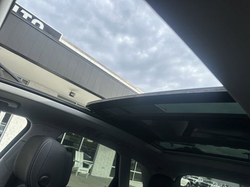 Used 2024 Audi Q5 2.0T Premium w/ Convenience Package image 11