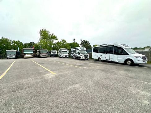Used 2013 Mercedes-Benz Sprinter 3500 image 49