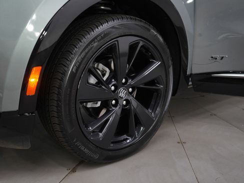 Used 2025 Buick Envision Sport Touring image 29