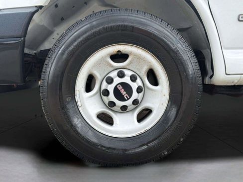 Used 2006 GMC Savana 2500 RWD image 25