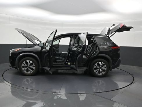 Used 2022 Nissan Rogue SV w/ SV Premium Package FWD image 33