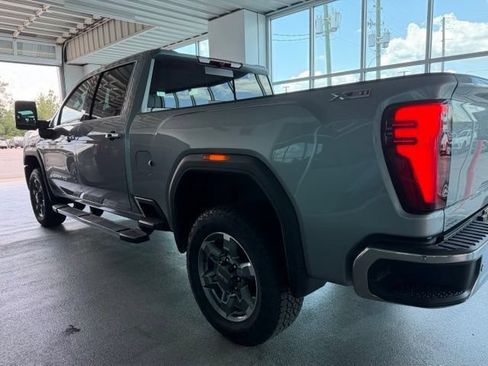 Used 2026 GMC Sierra 2500 SLT AWD/4WD image 7