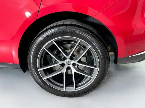 Certified 2025 Porsche Macan image 34