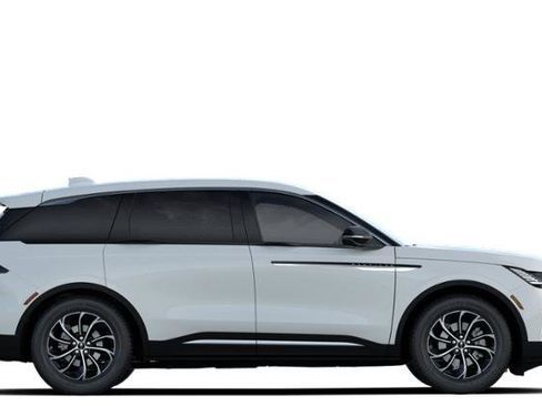 New 2026 Lincoln Nautilus Premier image 5