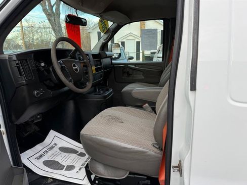 Used 2014 GMC Savana 2500 w/ Cold Climate Package RWD image 9