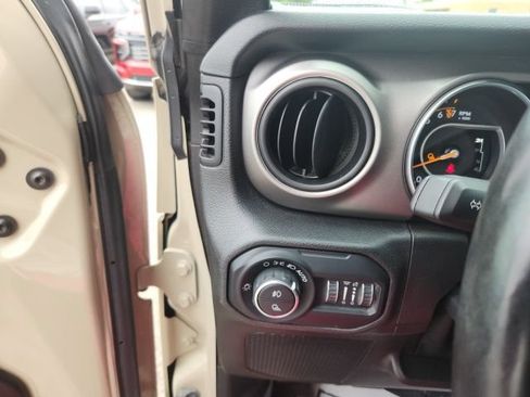 Used 2020 Jeep Gladiator Sport w/ Quick Order Package 24S AWD/4WD image 21