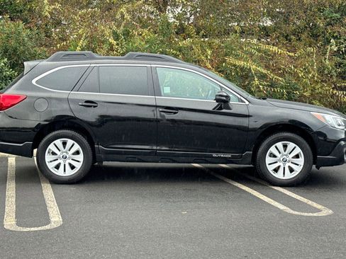 Used 2019 Subaru Outback 2.5i Premium image 3