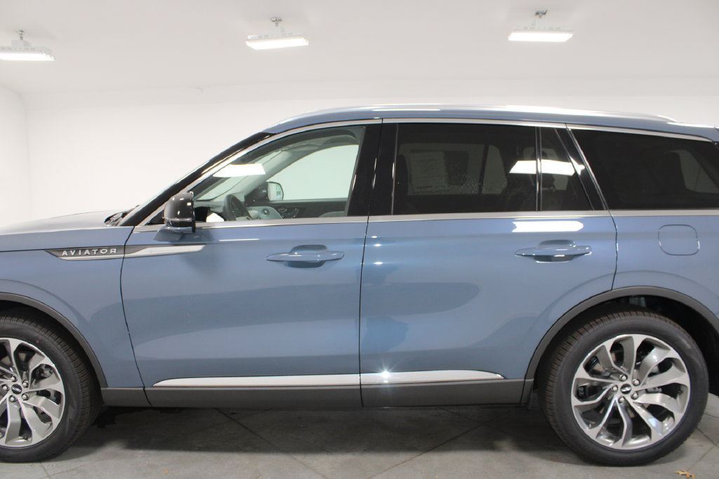 New 2027 Lincoln Aviator Reserve w/ Luxury Package AWD/4WD image 5