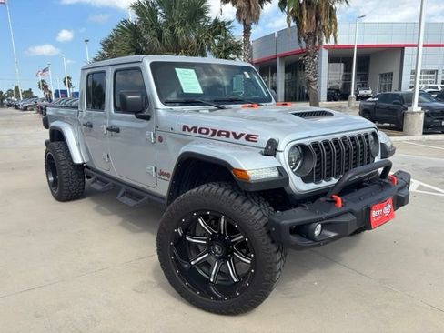 Used 2024 Jeep Gladiator Mojave AWD/4WD image 1