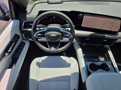 New 2025 Chevrolet Suburban Premier image 8