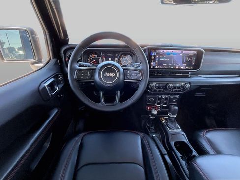 Used 2025 Jeep Wrangler Unlimited Rubicon AWD/4WD image 6