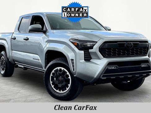 Used 2024 Toyota Tacoma TRD Off-Road w/ TRD Off Road Upgrade Package AWD/4WD image 3