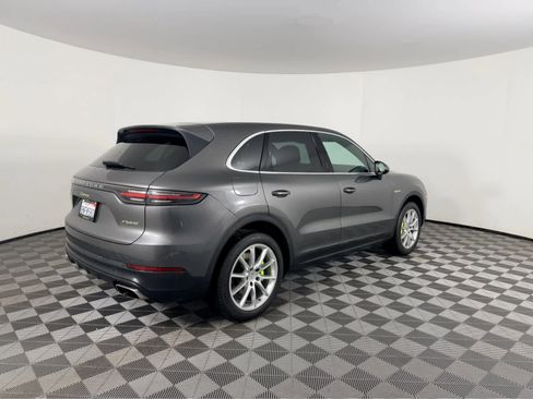 Used 2019 Porsche Cayenne E-Hybrid image 4
