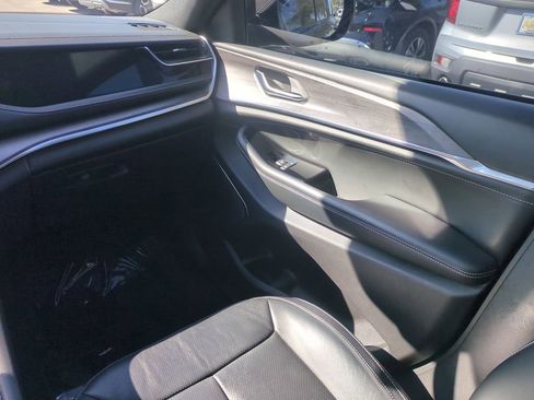 Used 2023 Jeep Grand Cherokee Overland image 19