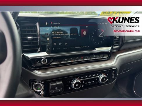 Used 2025 GMC Sierra 1500 SLT AWD/4WD image 29