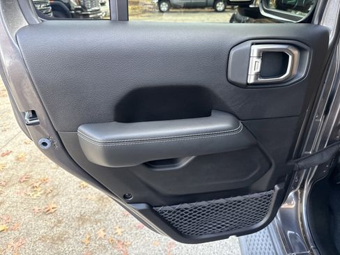 Used 2020 Jeep Gladiator Overland w/ Safety Group image 23