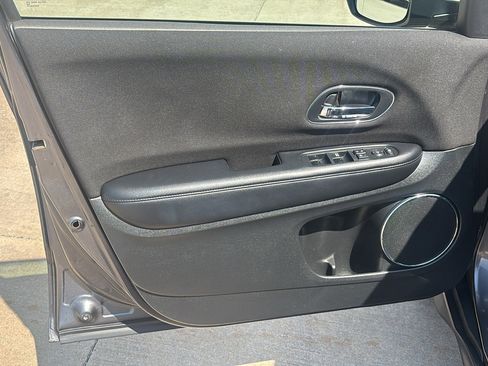 Used 2016 Honda HR-V EX image 25