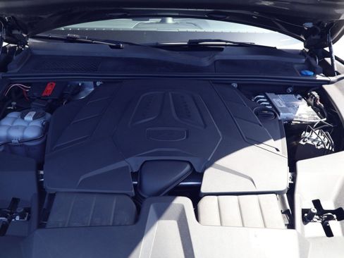 Certified 2024 Porsche Cayenne Coupe AWD/4WD image 26
