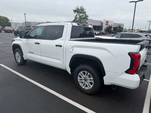Used 2025 Toyota Tundra SR5 w/ SR5 Convenience Package AWD/4WD image 4
