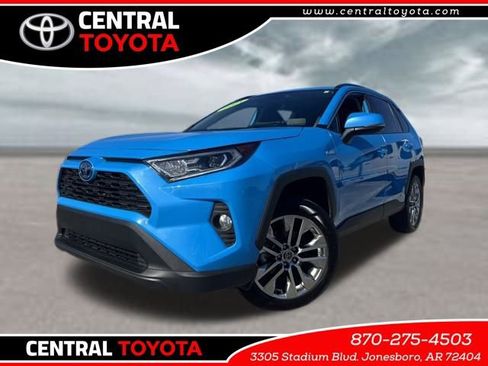 Used 2021 Toyota RAV4 XLE image 1