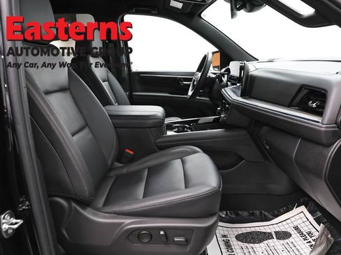 Used 2025 Chevrolet Suburban Z71 AWD/4WD image 26