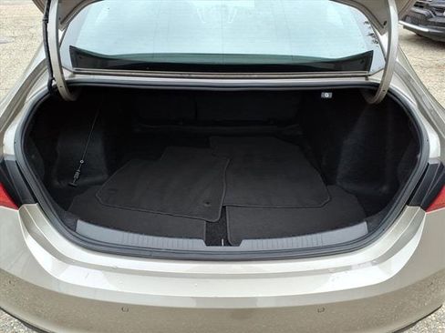 Used 2024 Chevrolet Malibu LT image 9