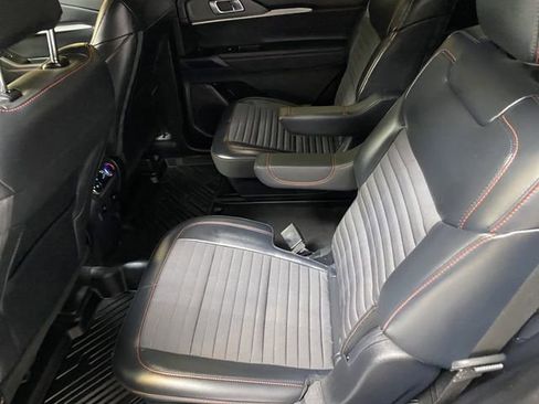 Used 2025 Ford Explorer ST-Line AWD/4WD image 24