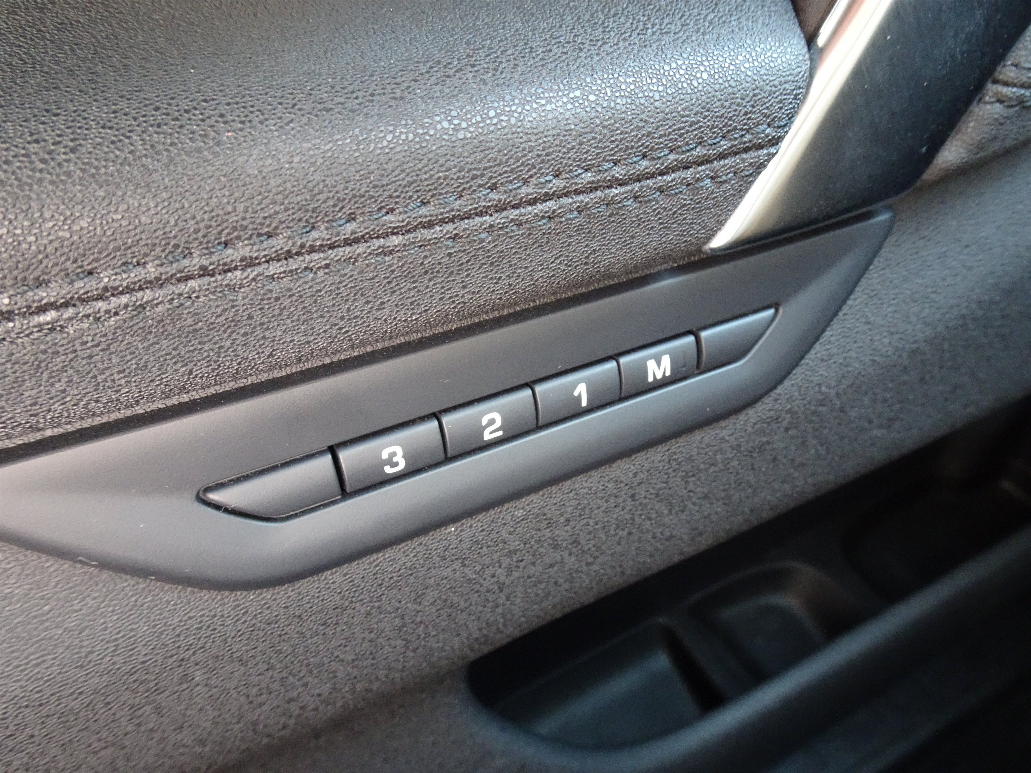 Certified 2025 Land Rover Discovery Sport S AWD/4WD image 27