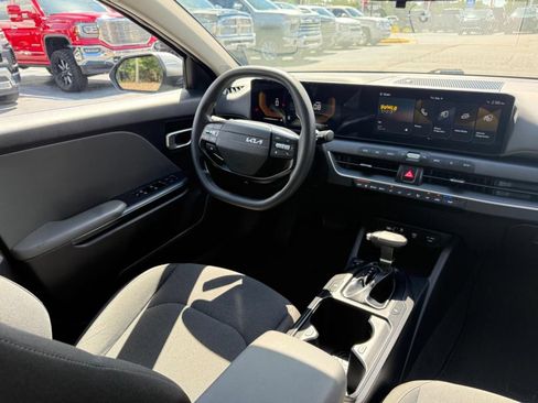 Used 2025 Kia K4 FWD image 19