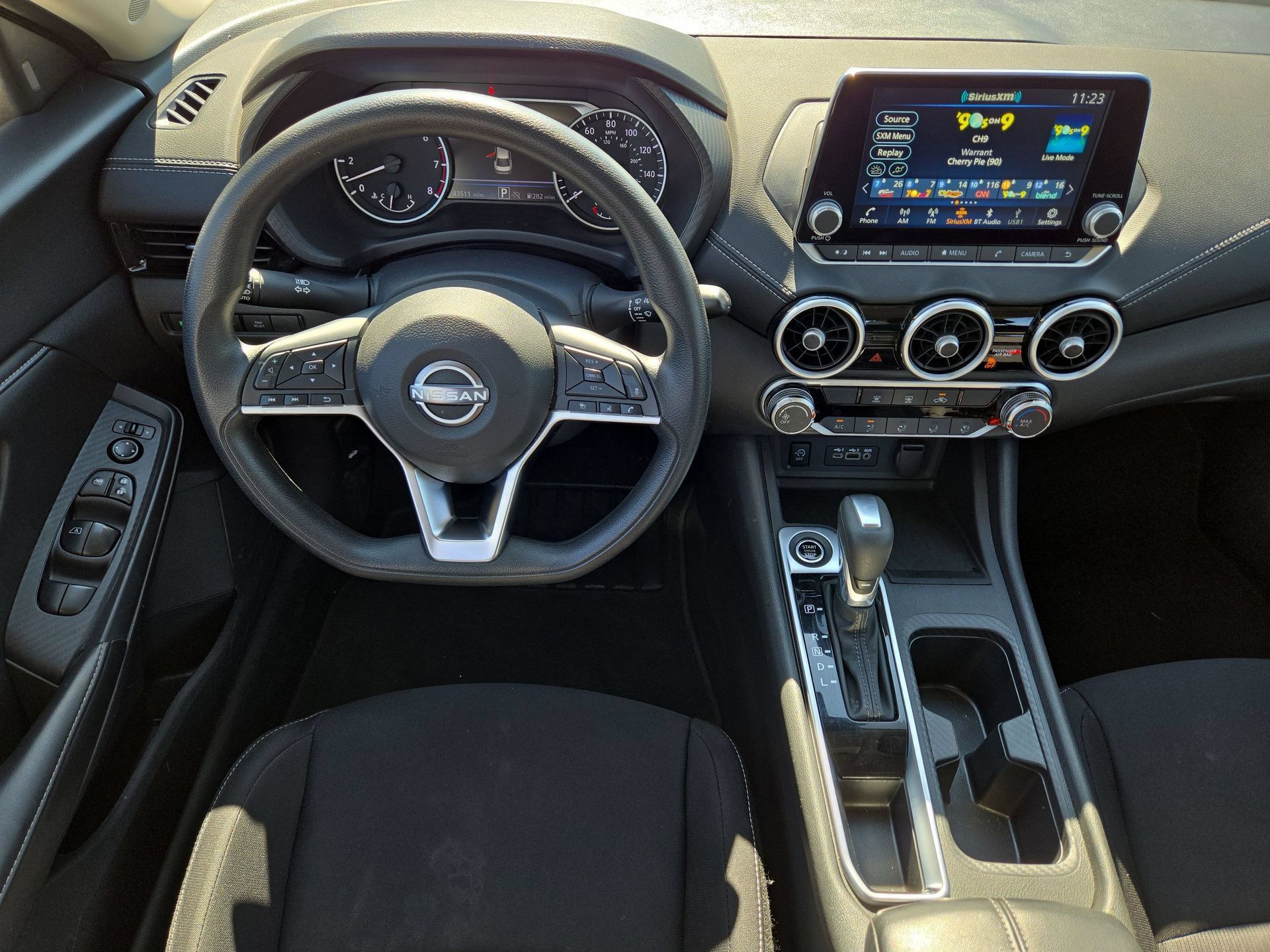 Used 2025 Nissan Sentra SV FWD image 14