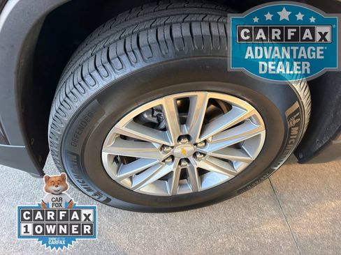 Used 2022 Chevrolet Traverse LT w/ LPO, Floor Liner Package FWD image 8