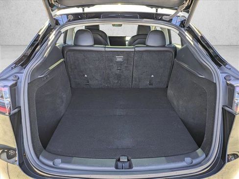 Used 2023 Tesla Model Y Long Range image 6