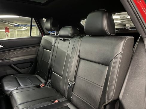 Used 2022 Volkswagen Atlas Cross Sport SE w/ Panoramic Sunroof Package AWD/4WD image 19