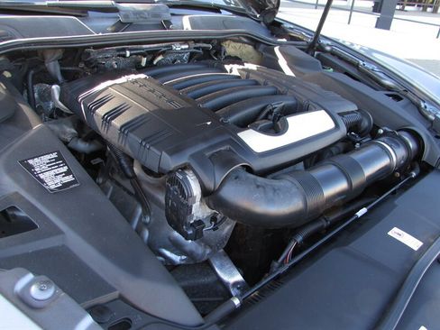 Used 2013 Porsche Cayenne AWD/4WD image 25