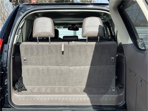 Used 2013 Lexus GX 460 image 32