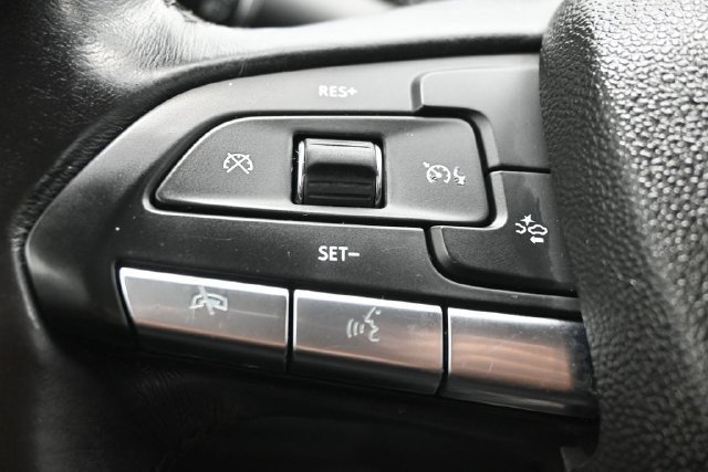 Used 2022 Cadillac XT4 Premium Luxury w/ Safety Alert Package FWD image 22
