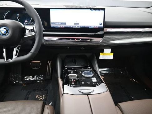 New 2027 BMW 550e xDrive AWD/4WD image 14