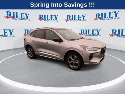 Used 2023 Ford Escape ST-Line w/ Tech Pack #1 AWD/4WD image 2