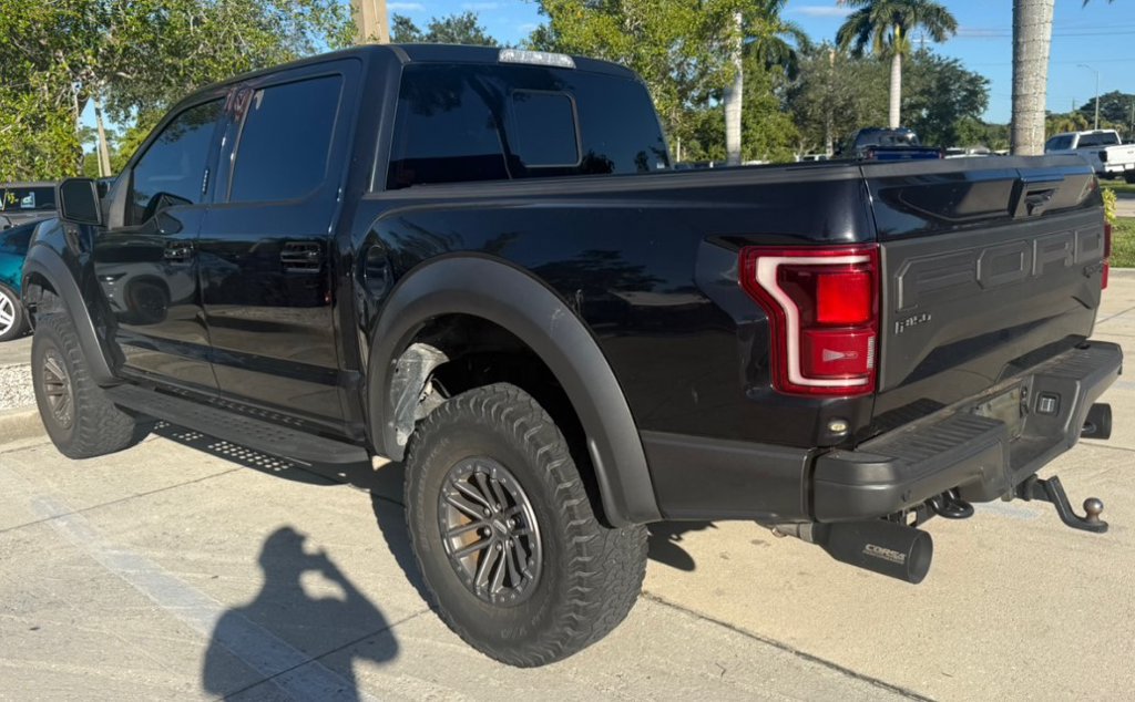Used 2020 Ford F150 Raptor w/ Equipment Group 802A Luxury AWD/4WD image 2