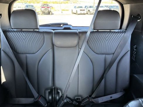 Used 2023 Hyundai Palisade Calligraphy image 16