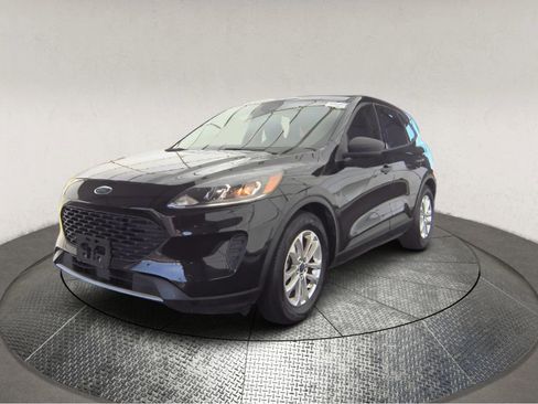 Used 2020 Ford Escape S image 3