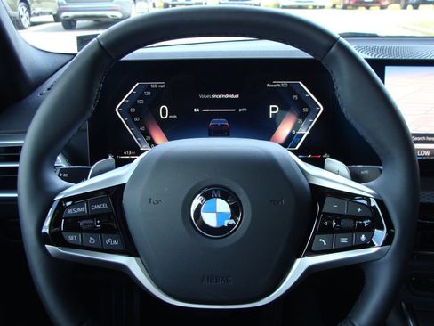 Used 2025 BMW 330i Sedan w/ M Sport Package image 22