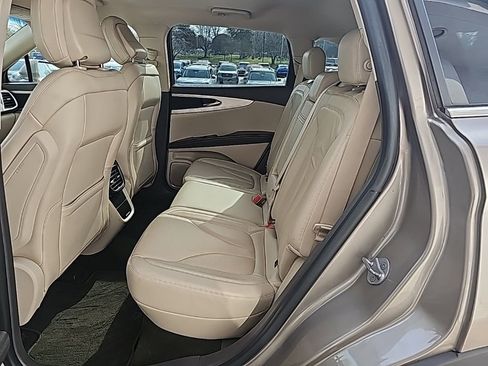 Used 2020 Lincoln Nautilus Premier w/ Equipment Group 101A image 11