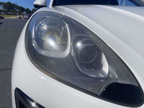 Used 2017 Porsche Macan S image 4