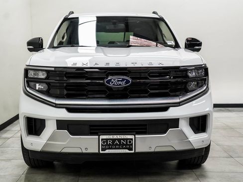 Used 2025 Ford Expedition Platinum AWD/4WD image 7