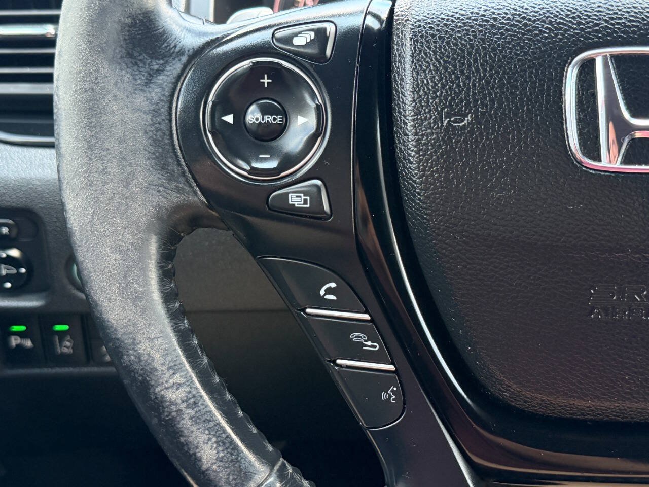 Used 2018 Honda Pilot Touring image 35