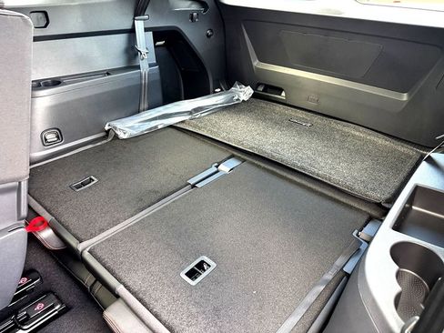 New 2026 Volkswagen Atlas Peak Edition AWD/4WD image 19