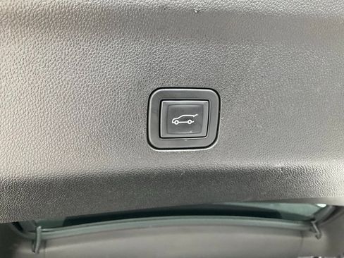 Used 2023 Chevrolet Tahoe Premier image 18