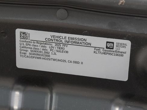 Used 2025 Chevrolet Trax LT FWD image 15