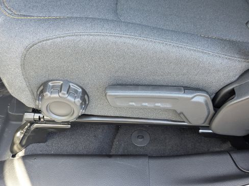 New 2025 Jeep Gladiator Sport image 21